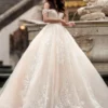 Bröllopsklänning Madeleine 9 robe de mariee princesse epaule denudee 1 turbo 0b9c7f2d feda 404a aadd 484b19127236 616193 5000x