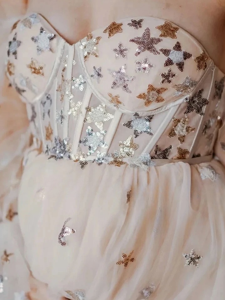 Brudklänning Boho Chic 5 Bohemisk Bröllopsklänning Diskret Glädje